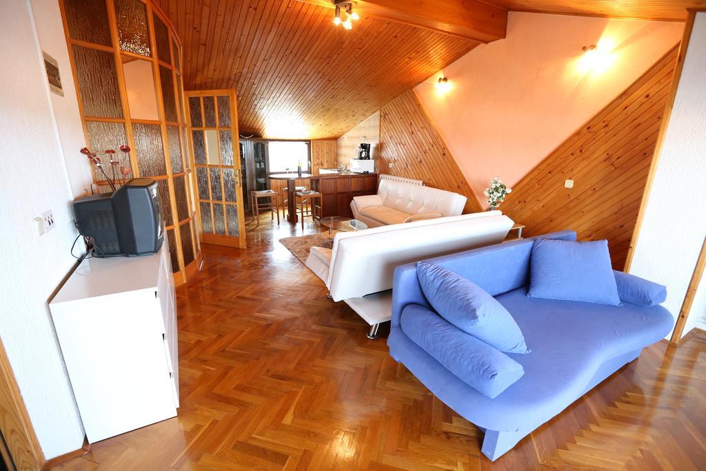 Apartments Sasha Pula Pokoj fotografie